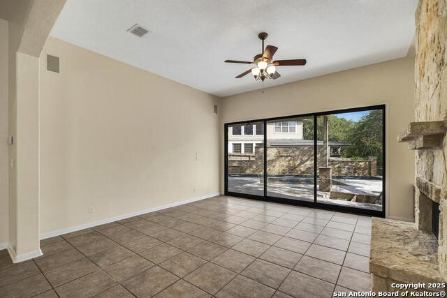 Listing photo id 11 for 1231 Walkers Way