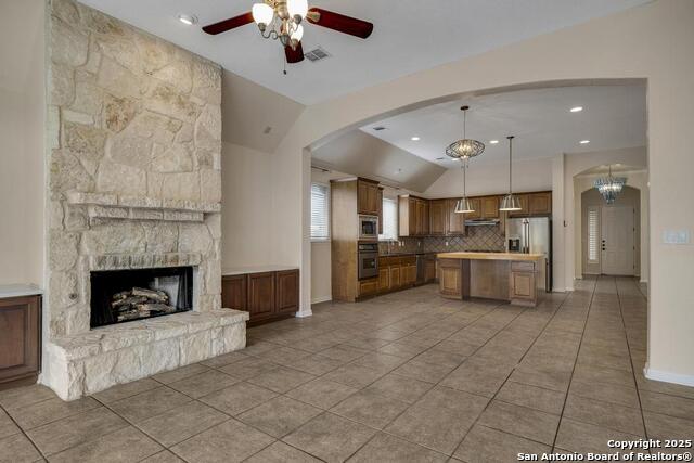 Listing photo id 14 for 1231 Walkers Way