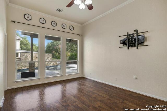 Listing photo id 16 for 1231 Walkers Way