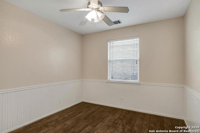 Listing photo id 24 for 1231 Walkers Way