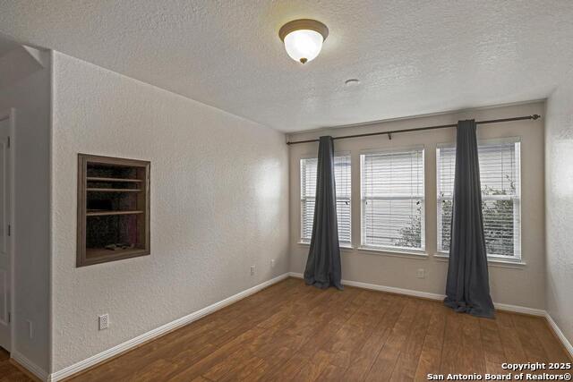 Listing photo id 25 for 1231 Walkers Way