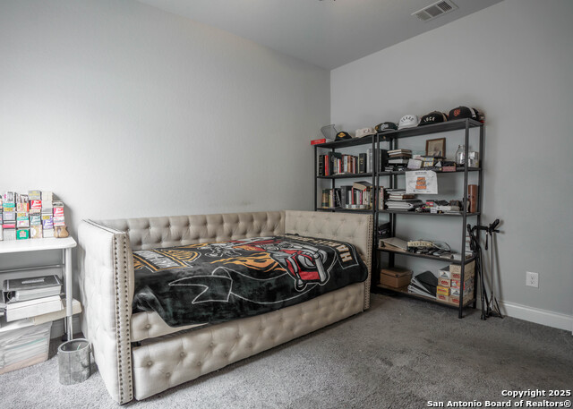 Listing photo id 11 for 28417 Shailene