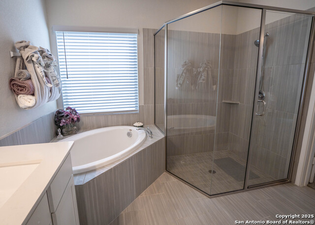 Listing photo id 15 for 28417 Shailene