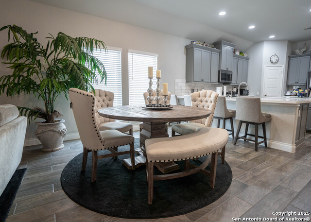 Listing photo id 5 for 28417 Shailene