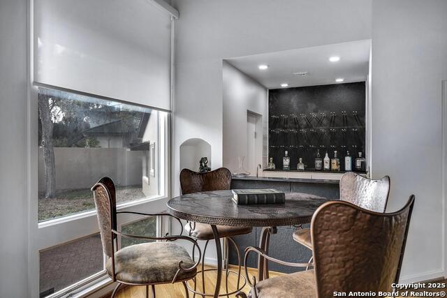 Image 12 of 35 For 212 La Rue Ann