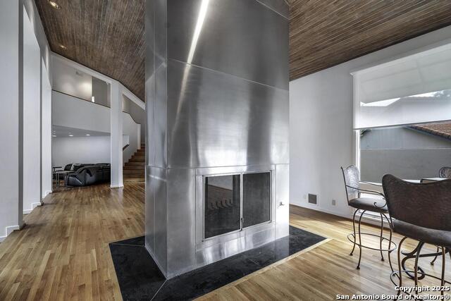 Image 13 of 35 For 212 La Rue Ann