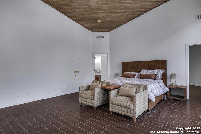 Image 24 of 35 For 212 La Rue Ann