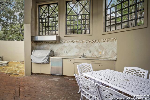 Image 5 of 35 For 212 La Rue Ann