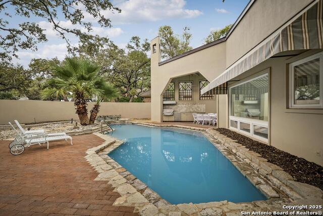 Image 6 of 35 For 212 La Rue Ann