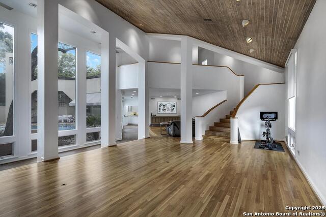 Image 9 of 35 For 212 La Rue Ann