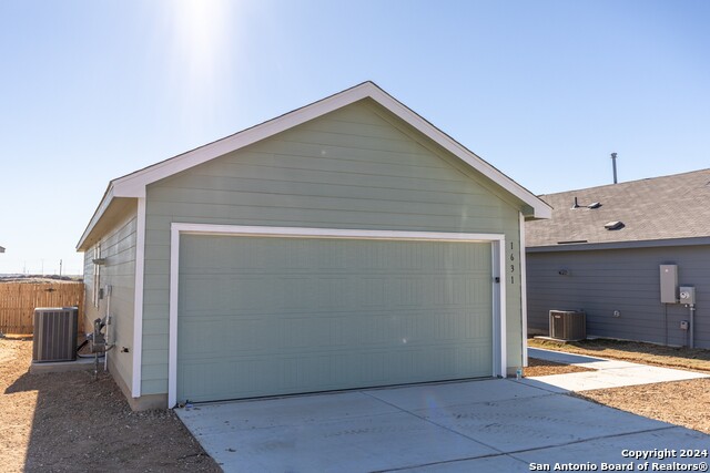 Image 2 of 29 For 1631 Knoll Ridge