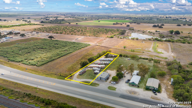 Listing photo id 1 for 701 19th  