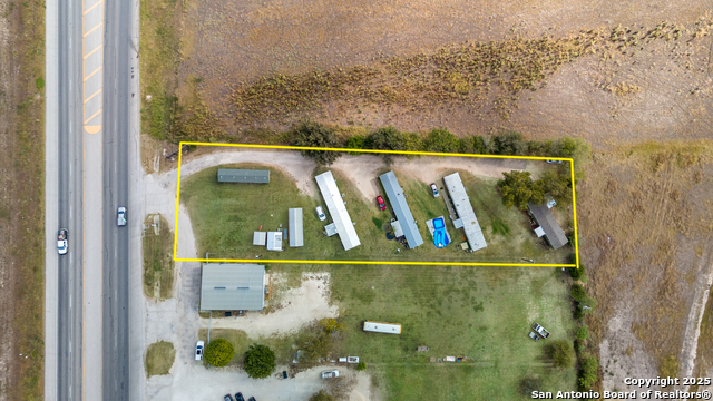 Listing photo id 3 for 701 19th  