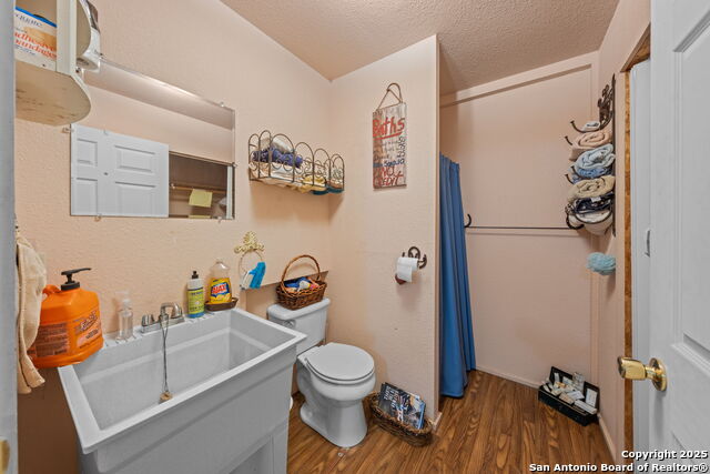 Listing photo id 18 for 1341 Thrill Hill Rd