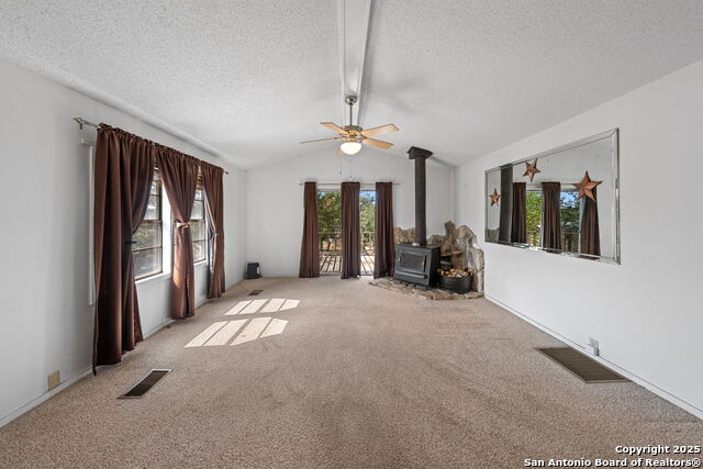 Listing photo id 3 for 1341 Thrill Hill Rd