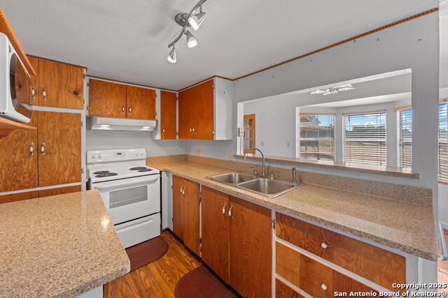 Listing photo id 7 for 1341 Thrill Hill Rd