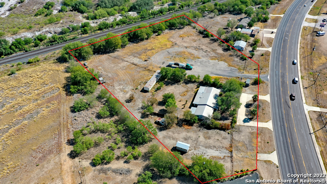 Listing photo id 1 for 2906 Us Highway 90