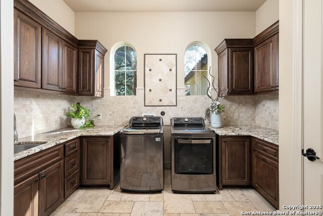 Listing photo id 17 for 631 Menger Springs