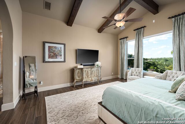 Listing photo id 24 for 631 Menger Springs