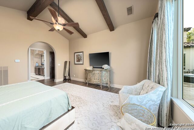 Listing photo id 25 for 631 Menger Springs