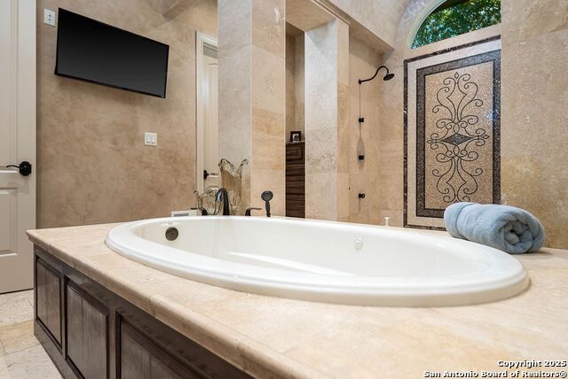 Listing photo id 29 for 631 Menger Springs