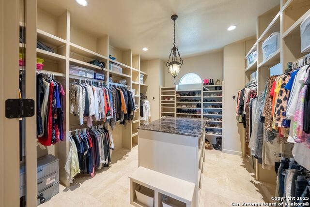 Listing photo id 30 for 631 Menger Springs