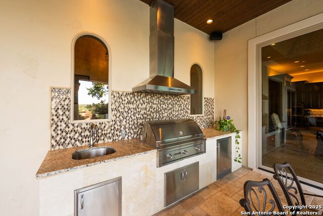 Listing photo id 34 for 631 Menger Springs