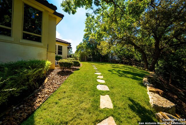 Listing photo id 41 for 631 Menger Springs