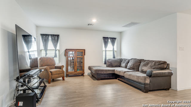 Image 4 of 19 For 8107 Nube Medina