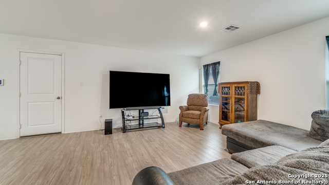 Image 5 of 19 For 8107 Nube Medina