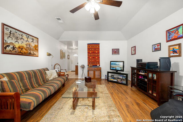 Image 8 of 34 For 2039 Cornerstone Dr