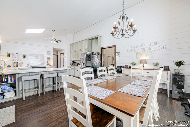 Image 10 of 30 For 6841 Country View