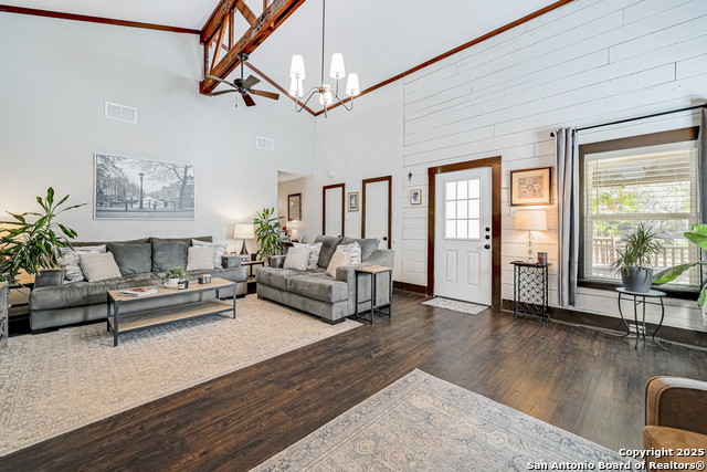 Image 13 of 30 For 6841 Country View