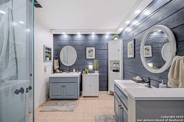 Image 17 of 30 For 6841 Country View