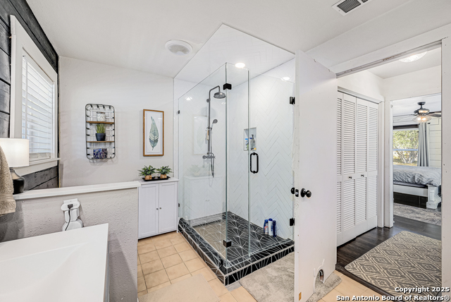 Image 18 of 30 For 6841 Country View