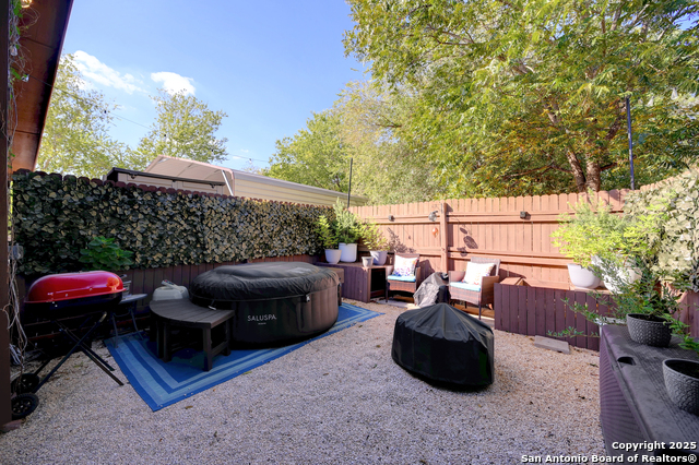 Image 28 of 30 For 6841 Country View