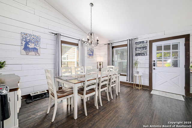 Image 8 of 30 For 6841 Country View