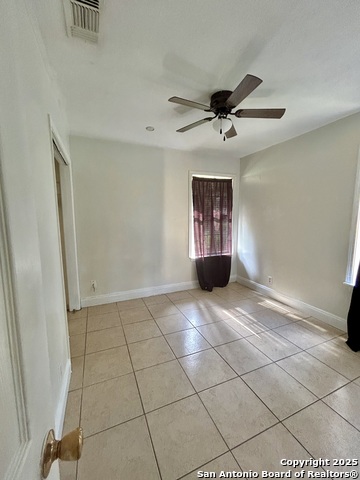 Image 5 of 7 For 313 Mockingbird