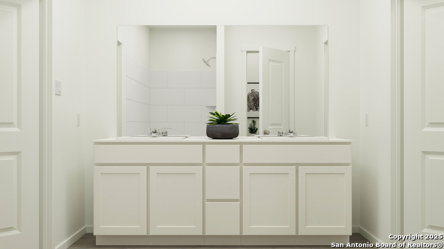 Listing photo id 18 for 447 Kayden Court