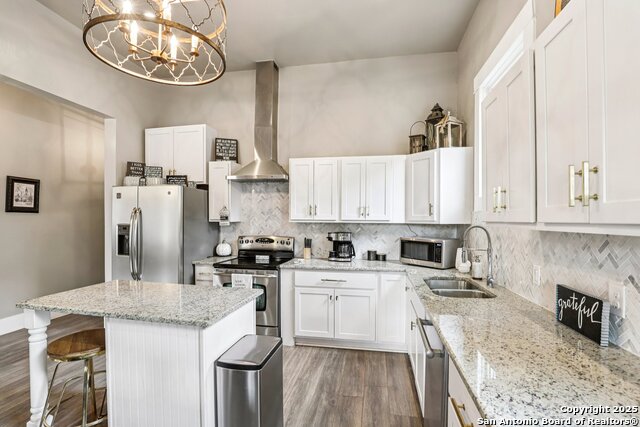 Image 21 of 39 For 721 Saint James