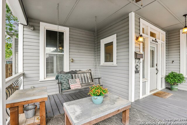 Image 6 of 39 For 721 Saint James