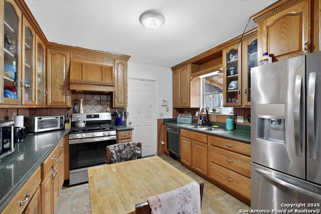 Image 14 of 38 For 5215 Village Row