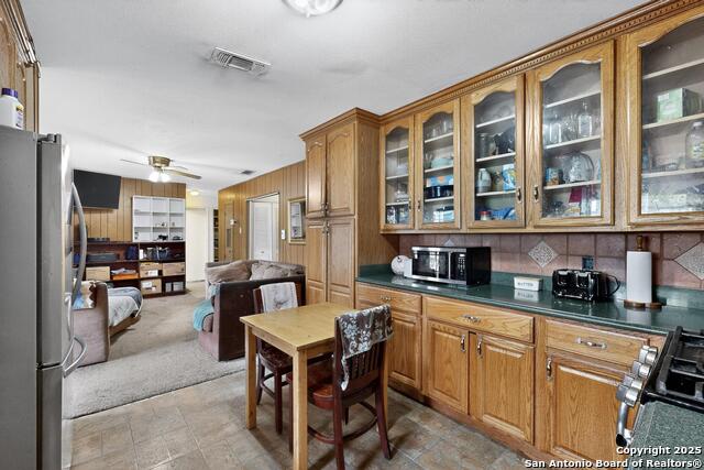 Image 16 of 38 For 5215 Village Row