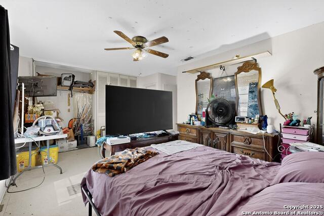 Image 19 of 38 For 5215 Village Row