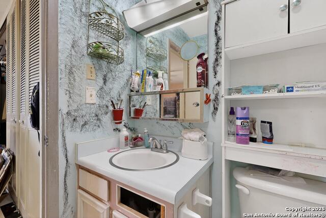 Image 22 of 38 For 5215 Village Row