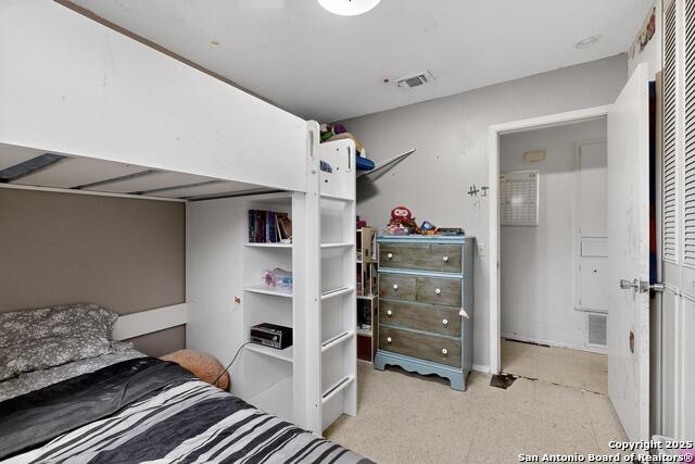 Image 24 of 38 For 5215 Village Row