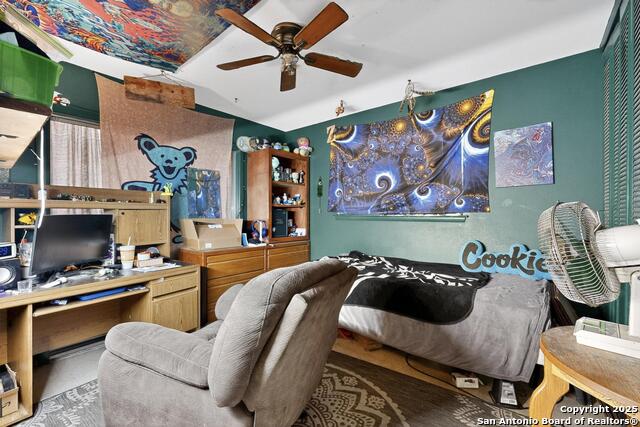 Image 27 of 38 For 5215 Village Row