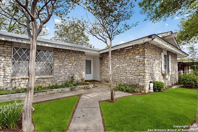 Image 3 of 38 For 5215 Village Row