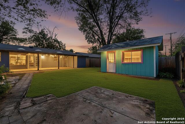 Image 33 of 38 For 5215 Village Row