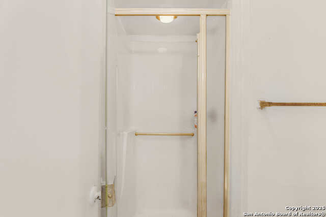 Image 16 of 29 For 5017 Concord